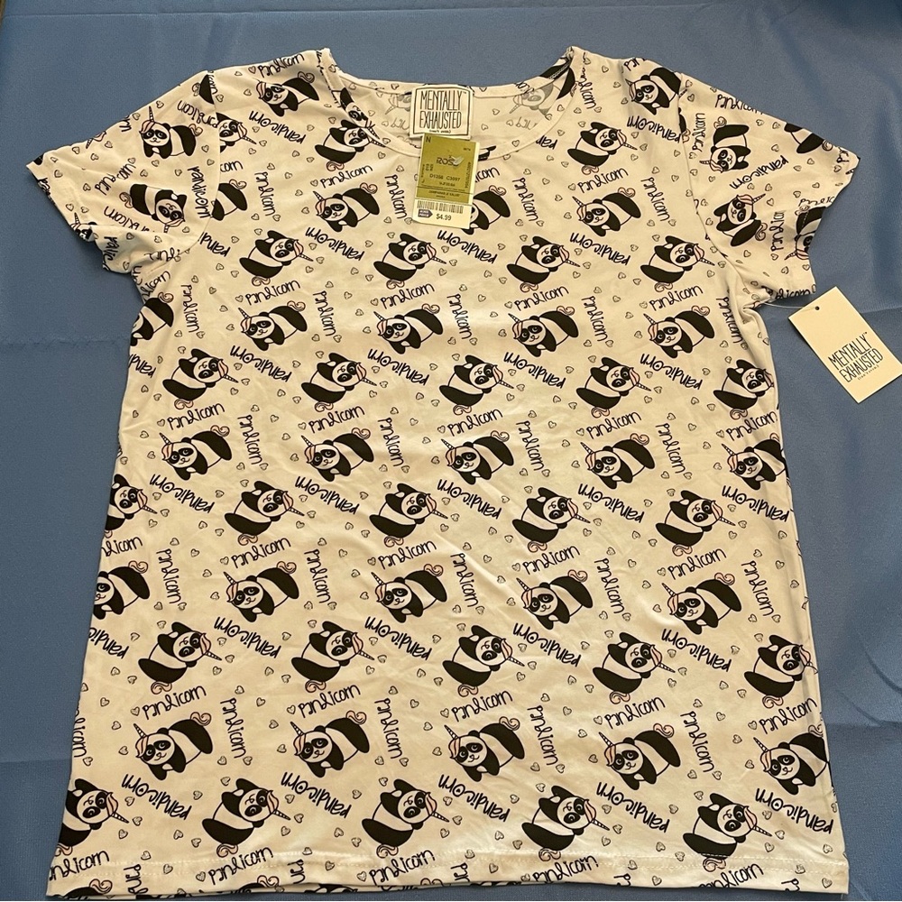 Super cute ROSS juniors graphic tee